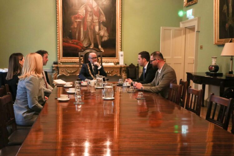 Delegacija Kantona Sarajevo održala sastanak s gradonačelnikom Dablina Rayom McAdamom