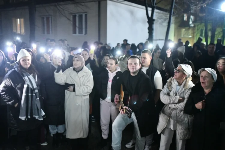 Studenti sa Bjelava izašli na ulice: Pogledajte prizore ispred studentskog doma