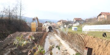 U toku lll faza uređenja korita potoka Gnionica