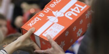 Crveni križ općine Breza u saradnji sa T4U paketićima obradovao učenike i djecu u Ilijašu