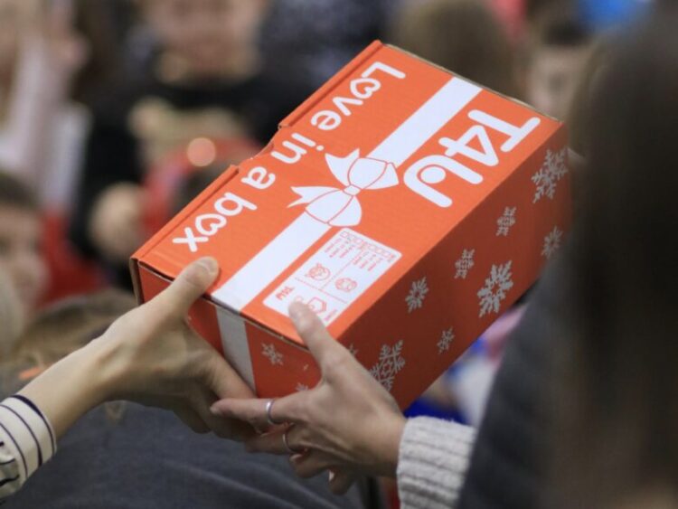 Crveni križ općine Breza u saradnji sa T4U paketićima obradovao učenike i djecu u Ilijašu