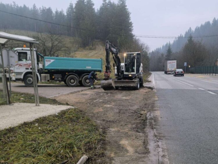 Sanacija dijela asfalta u Moševićima na putu Srednje – Čevljanovići