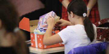 Crveni križ općine Breza obradovao mališane u vrtiću “Ilijaš” i učenike OŠ Podlugovi