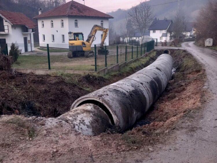 U toku radovi na regulaciji korita Biočkog potoka u naselju Bioča