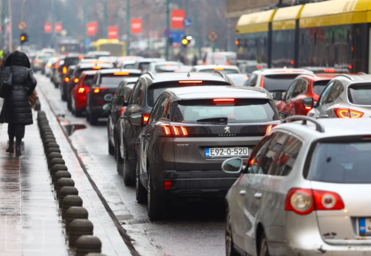 Vozači, naoružajte se strpljenjem: Velike gužve u Sarajevu