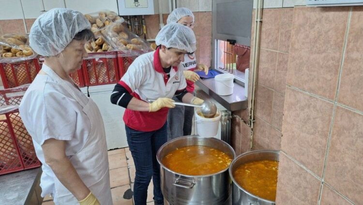 “Merhamet” Švedske donirao 120.000 KM javnim kuhinjama u BiH