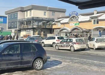 Saobraćajna nezgoda u Podlugovima: Policija na terenu, saobraćaj usporen