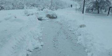 Apel nadležnima i privatnim izvođačima: Neodgovorno čišćenje snijega ugrožava građane