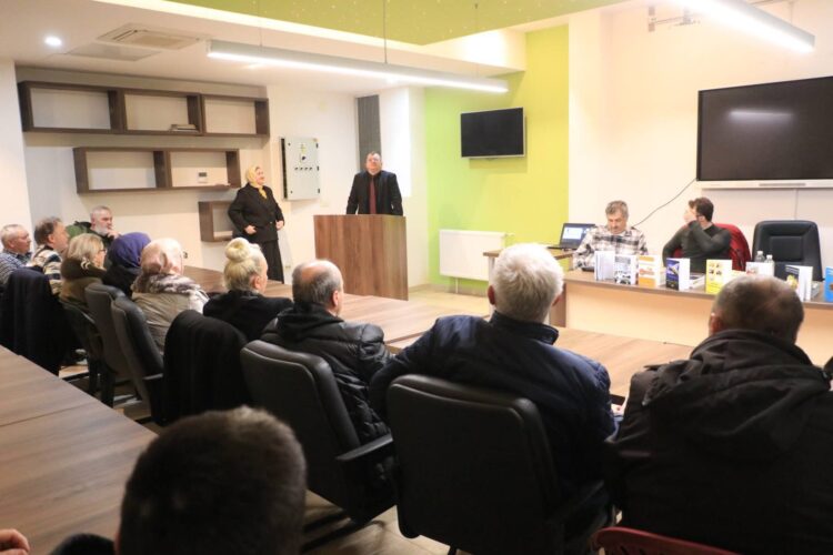 Izuzetno posjećena promocija knjiga istaknutog pčelara i autora Elvira Čuture u Ilijašu