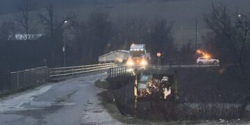 Veliki zastoj u saobraćaju na mostu u Čekrečijama