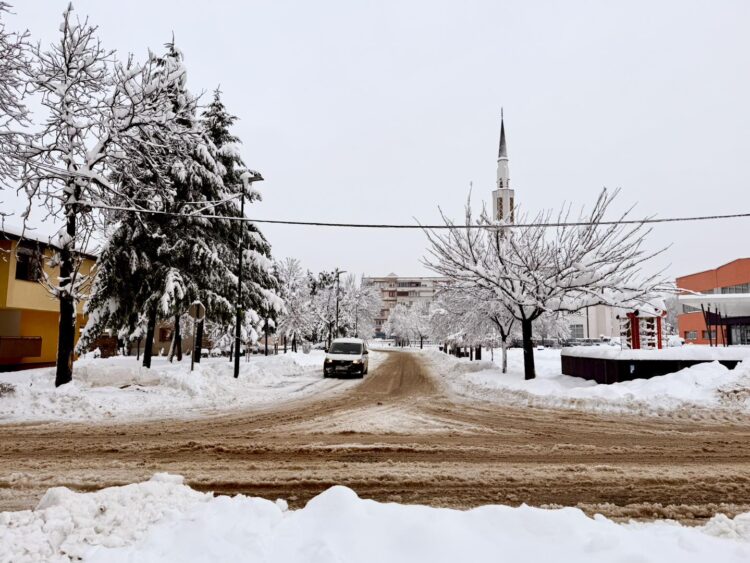 Građani obavezni čistiti snijeg ispred svojih ulaza i prilaza