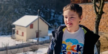 Pomozi.ba pokreće humanitarnu akciju: Ahmet (8) ne želi igračke, već sanja kravu i da mu je otac živ