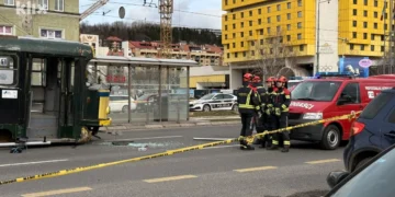 Jedna osoba poginula u iskakanju tramvaja u Sarajevu