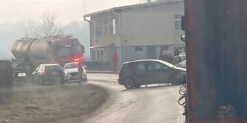 Saobraćajna nesreća između Kaknja i Visokog: Učestvovali strani državljani, ima povrijeđenih