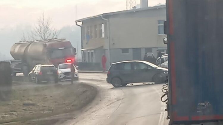 Saobraćajna nesreća između Kaknja i Visokog: Učestvovali strani državljani, ima povrijeđenih
