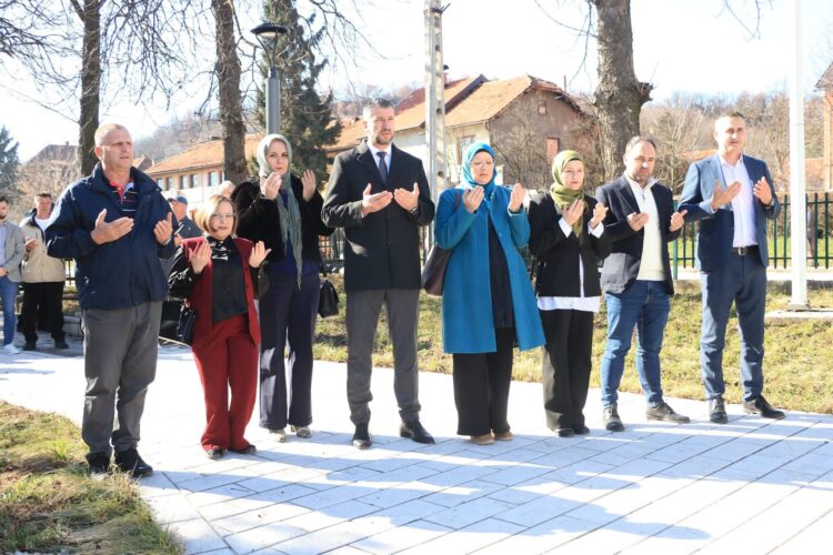 Delegacija Općine Ilijaš odala počast šehidima i poginulim borcima u Brezi povodom Dana Općine i Dana nezavisnosti BiH
