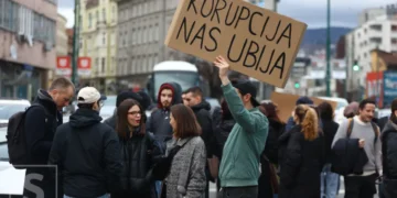 “Sistem nije zakazao, sistem je ubio”: Građani blokirali raskrsnicu na Marijin Dvoru