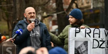 Otac preminule Džejle Drapić se obratio na protestu: Svu ovu djecu ubio je sistem
