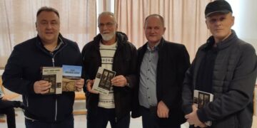 U Dragoradima održana promocija knjige „Između tišine i vatre“