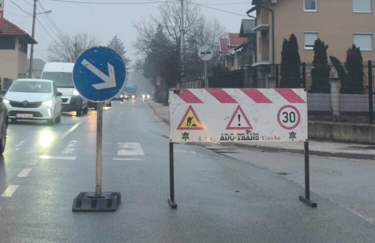 Počeli radovi na rehabilitaciji dijela regionalnog puta R-445 u Podlugovima