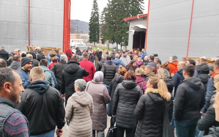 Novi sastanak bez rješenja: Radnici Standard Furniture Factory Ilijaš i dalje bez plata