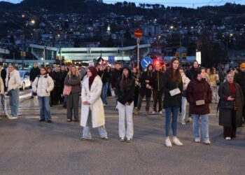 Hiljade građana na protestima u Sarajevu odalo počast Erdoanu Morankiću, od vlasti zatražena odgovornost i ostavke