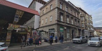 Jedna osoba povrijeđena u obrušavanju fasade na zgradi kod pijace Markale u Sarajevu