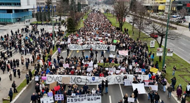 Masovni protesti u Sarajevu: Građani traže pravdu i odgovornost (FOTO)