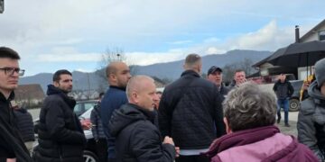 Radnici Standarda u Starom Ilijašu organizovali mirni protest zbog neisplaćenih plata