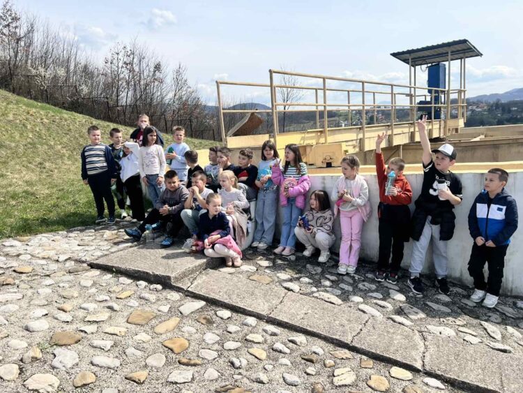 Učenici iz Ilijaša učili o značaju vode: Edukativna posjeta filter stanici Karašinica (FOTO)