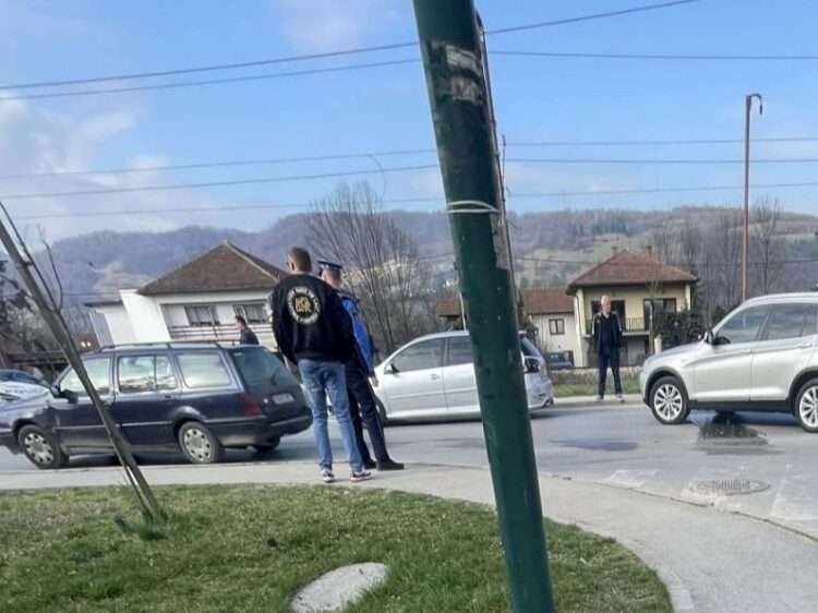 Policija na terenu: Saobraćajna nezgoda kod pružnog prelaza u Ilijašu