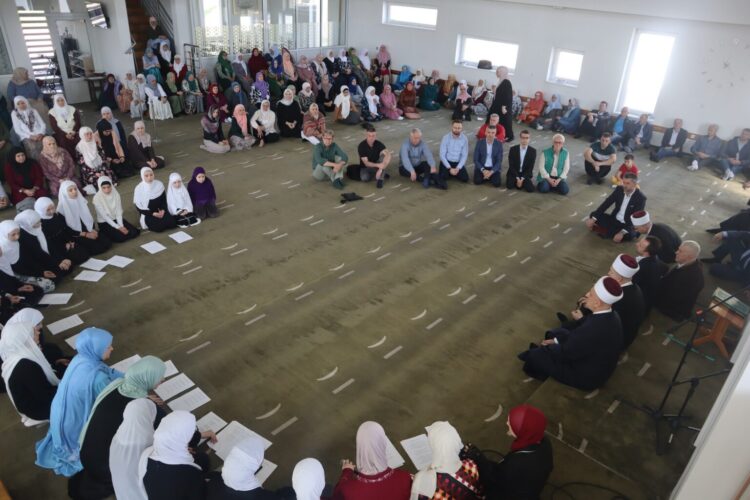 Muftija Nedžad Grabus održao predavanje na 222. tribini u džamiji Podlugovi