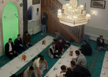 Omladinski iftar u džematu Striježevu okupio više od 100 mladih iz nekoliko gradova