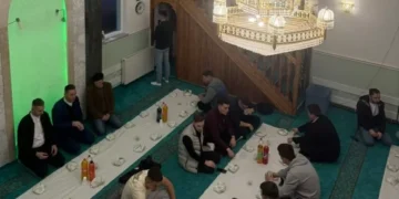 Omladinski iftar u džematu Striježevu okupio više od 100 mladih iz nekoliko gradova