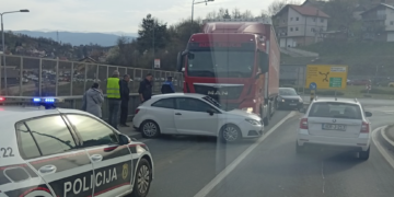 Saobraćajna nesreća na Vogošćanskoj petlji, ogromne gužve na ovoj dionici