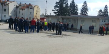 150 radnika bez plata i doprinosa: Održani protesti ispred firme Standard u Ilijašu
