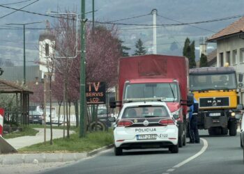 Ilijaš: Sudar dva vozila u ulici Bosanski put, bez povrijeđenih