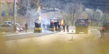 Počeli radovi na asfaltiranju prostora u Brezi