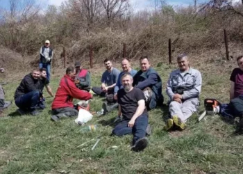 U toku akcija čišćenja mezarja u Bioči: Mještani zajednički uređuju prostor od posebnog značaja