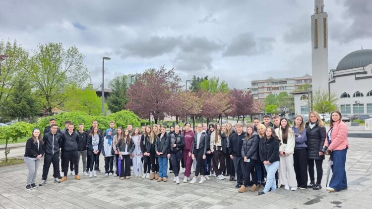 Korak ka ljepšem Ilijašu: Uspješno provedena zajednička  akcija čišćenja učenika