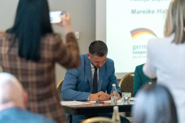 Općina Ilijaš i GIZ potpisali Memorandum o razumijevanju za razvoj solarne elektrane na Sportskoj dvorani “Rašid Buća”