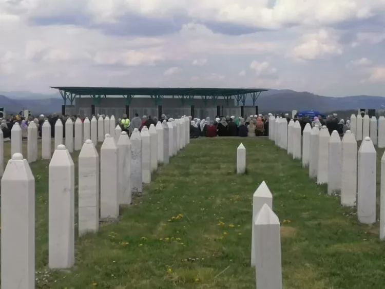 Danas kolektivna dženaza u Vlasenici: Konačan smiraj za šest žrtava na Šehidskom mezarju Rakita