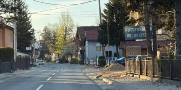 Radovi u Podlugovima izazvali nezadovoljstvo: Građani pitaju gdje je zapelo (FOTO)