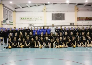 Lijepa sportska priča iz Ilijaša: Mlade odbojkašice trenirale uz podršku seniorki i reprezentativca BiH