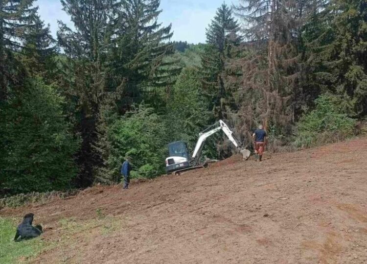 Gesta za svaku pohvalu: Firma “Bešlija Transport–Iskop” uredila mezarje na Koritima kod Ilijaša