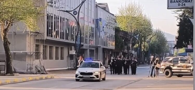 U Kladnju i Živinicama uz limenu muziku i sirene najavljen Prvi maj