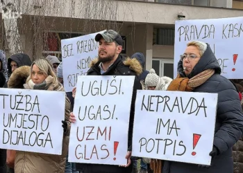 Pravosudni radnici iz Tuzle prolongirali štrajk, postoji mogućnost dogovora s Vladom TK