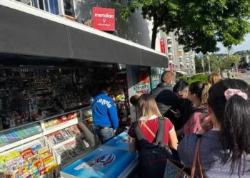 Stigle nove ture Panini sličica: Redovi ispred trafika u Sarajevu