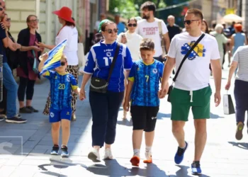 Sarajevo u znaku reprezentacije BiH: Rijeke navijača na ulicama glavnog grada uoči susreta na Koševu