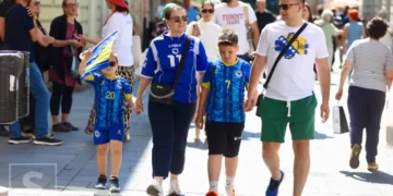 Sarajevo u znaku reprezentacije BiH: Rijeke navijača na ulicama glavnog grada uoči susreta na Koševu